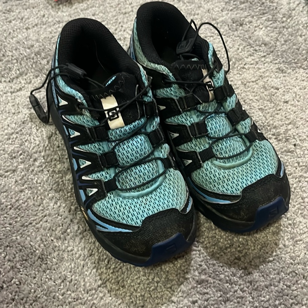 Boys hiking shoes